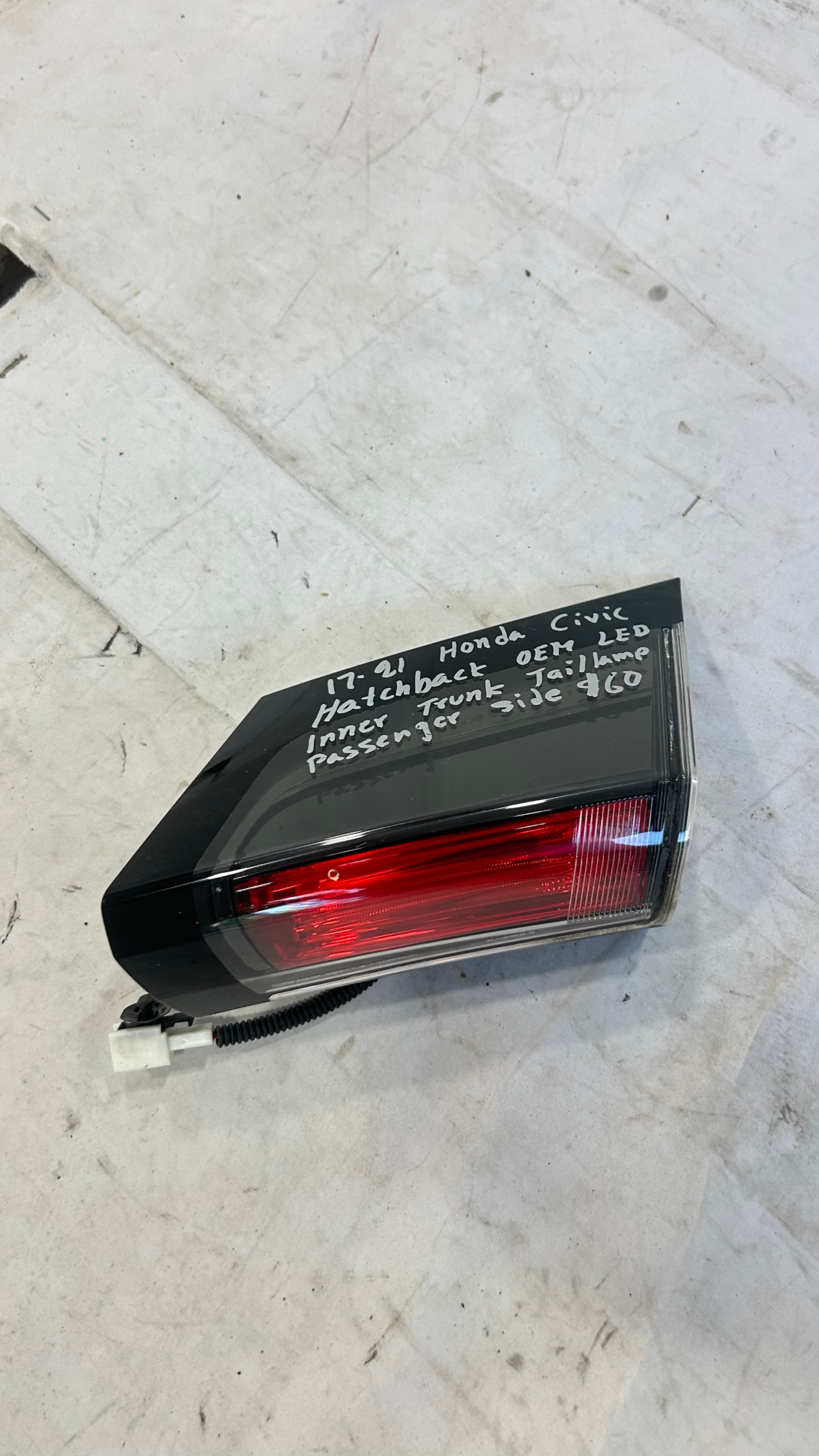 2017- 2021 HONDA CIVIC HATCHBACK REAR RIGHT Passenger TRUNK INNER TAILLIGHT