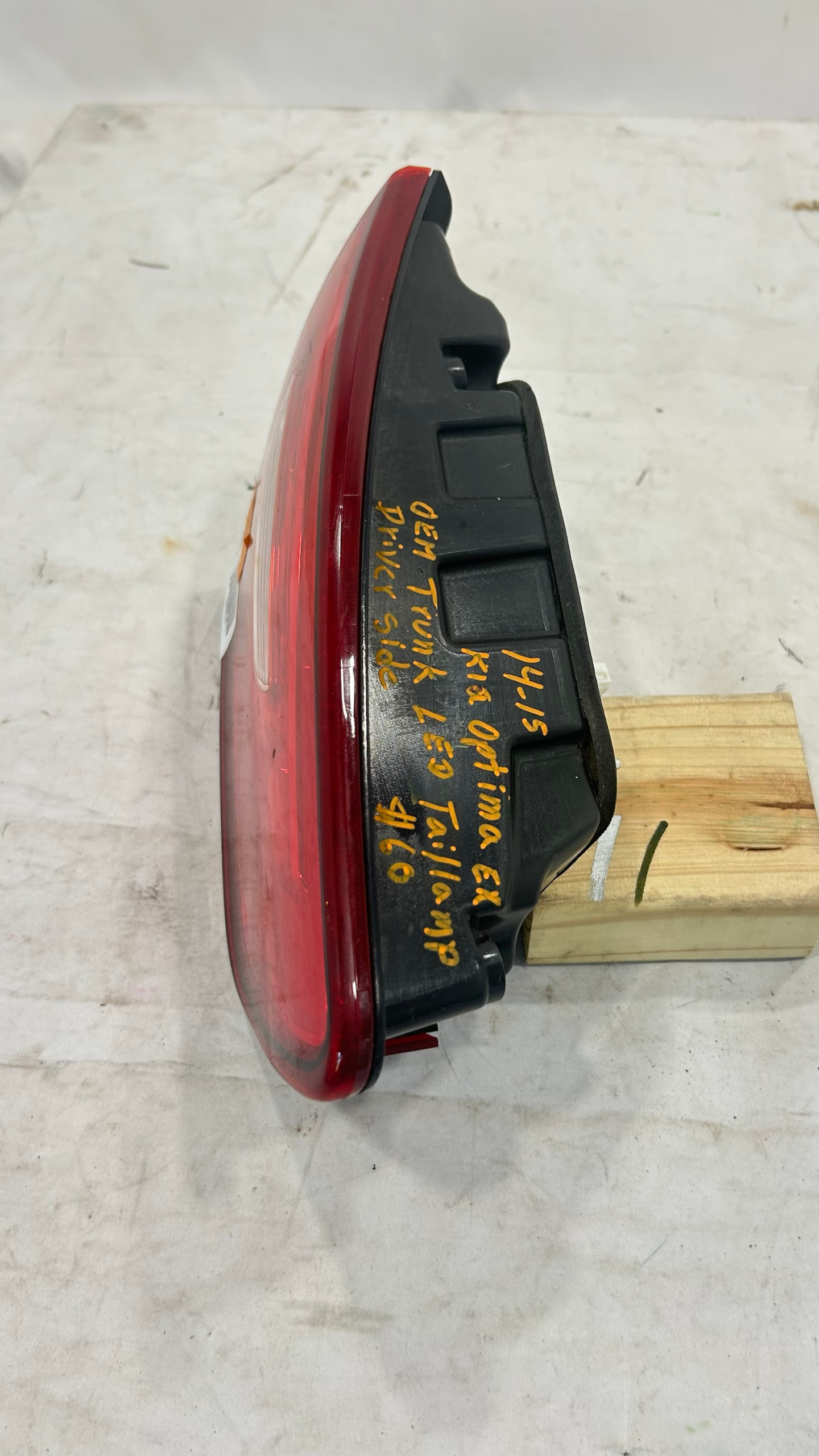 2014-2015 KIA Optima Trunk Left Driver side Taillamp