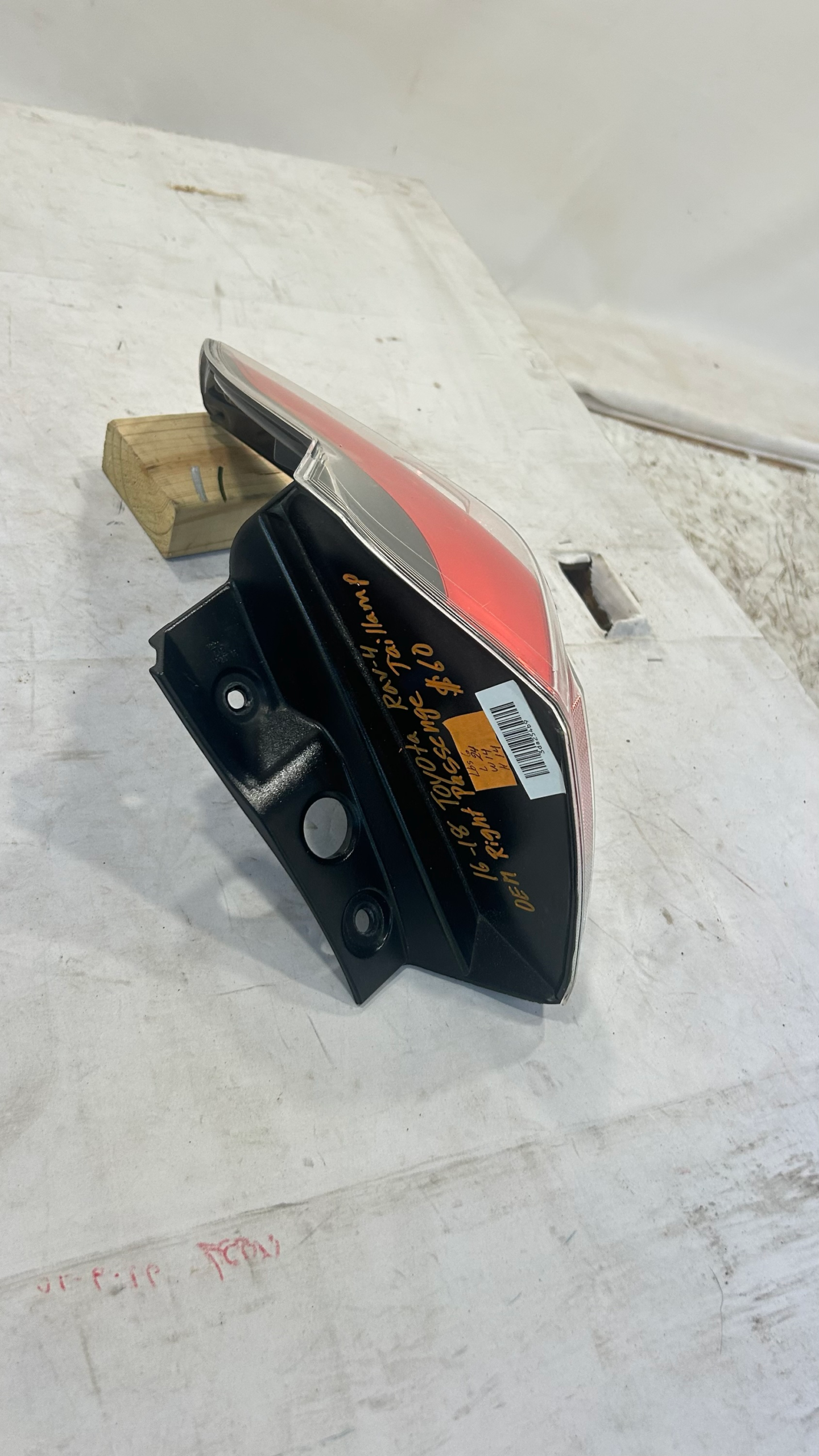 2016-2018 Toyota RAV4 Right Passenger side Taillamp