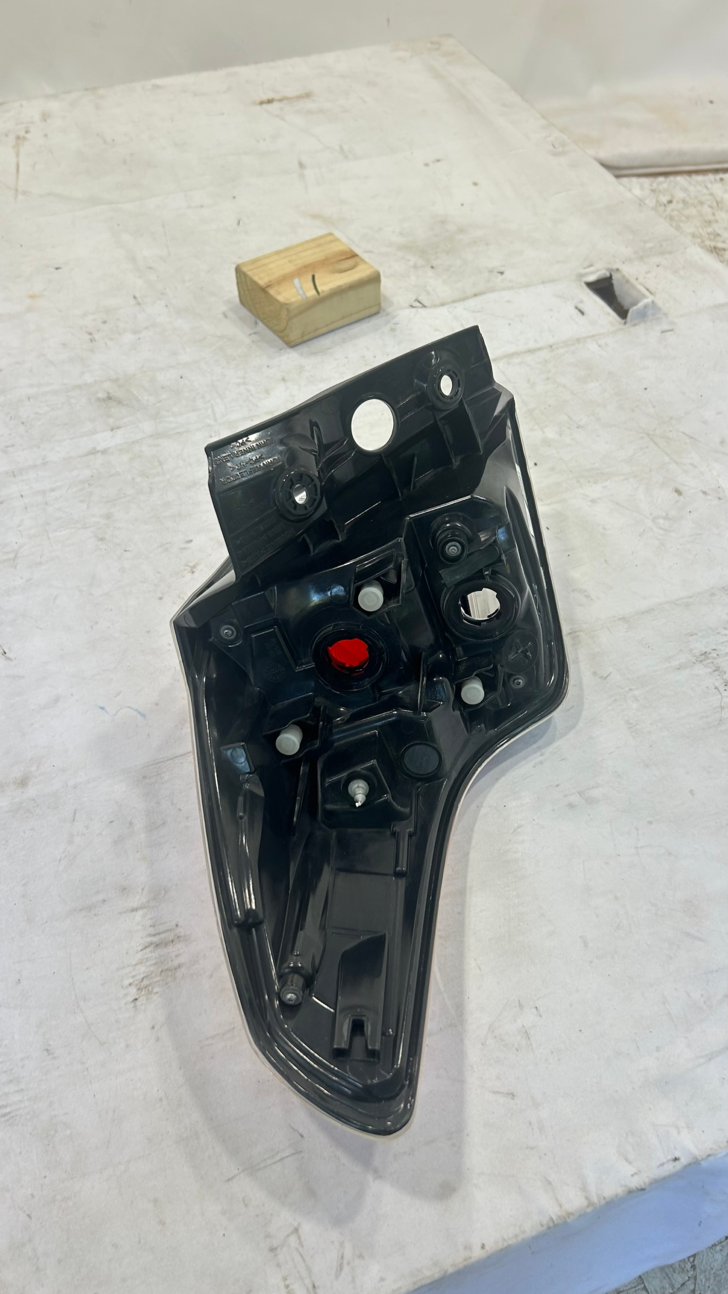 2016-2018 Toyota RAV4 Right Passenger side Taillamp