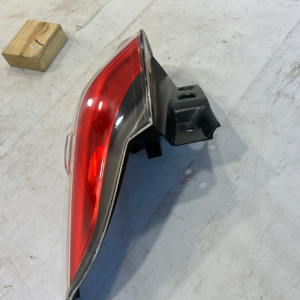 2016-2018 Toyota RAV4 Right Passenger side Taillamp - Image 3