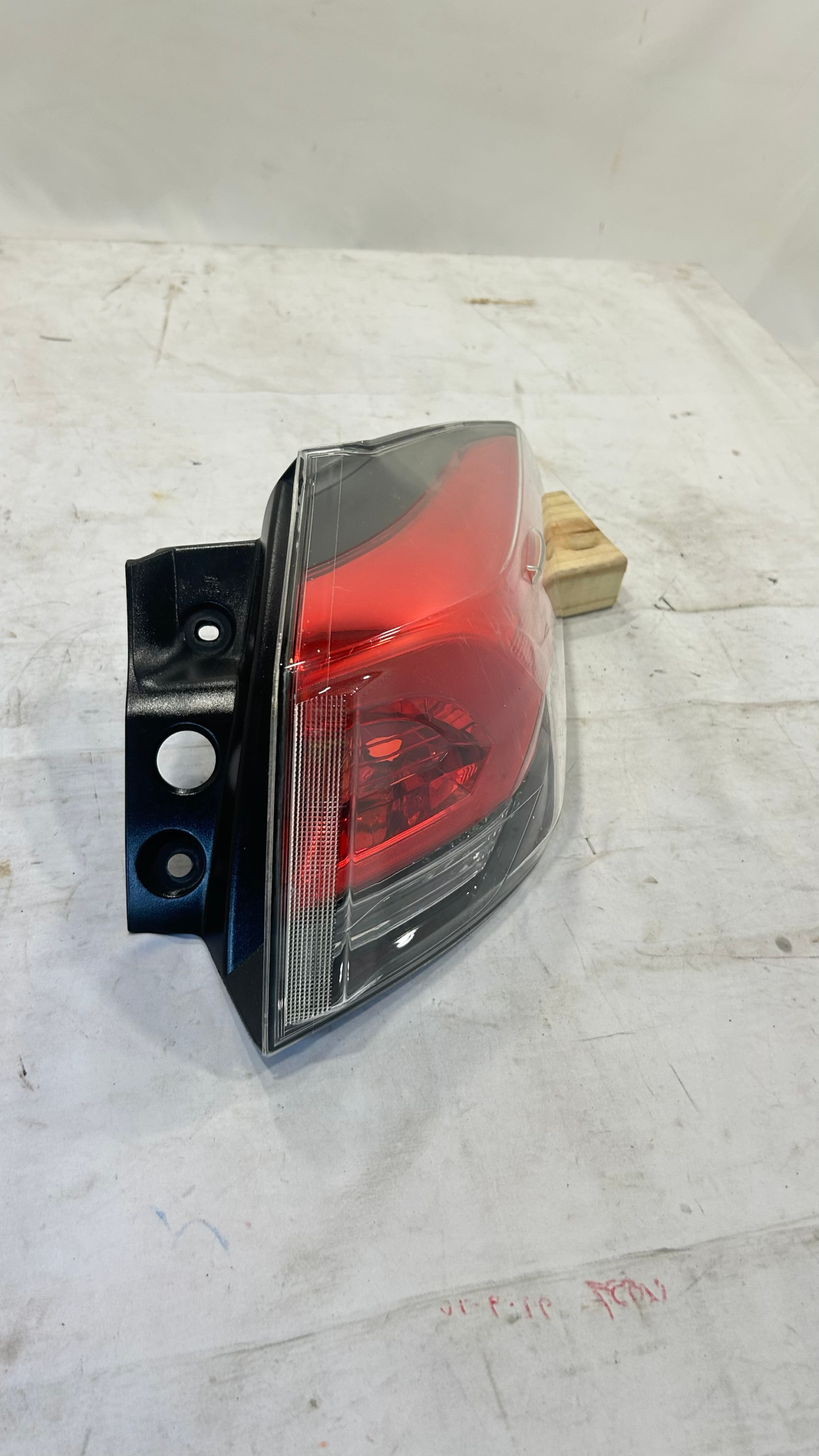 2016-2018 Toyota RAV4 Right Passenger side Taillamp