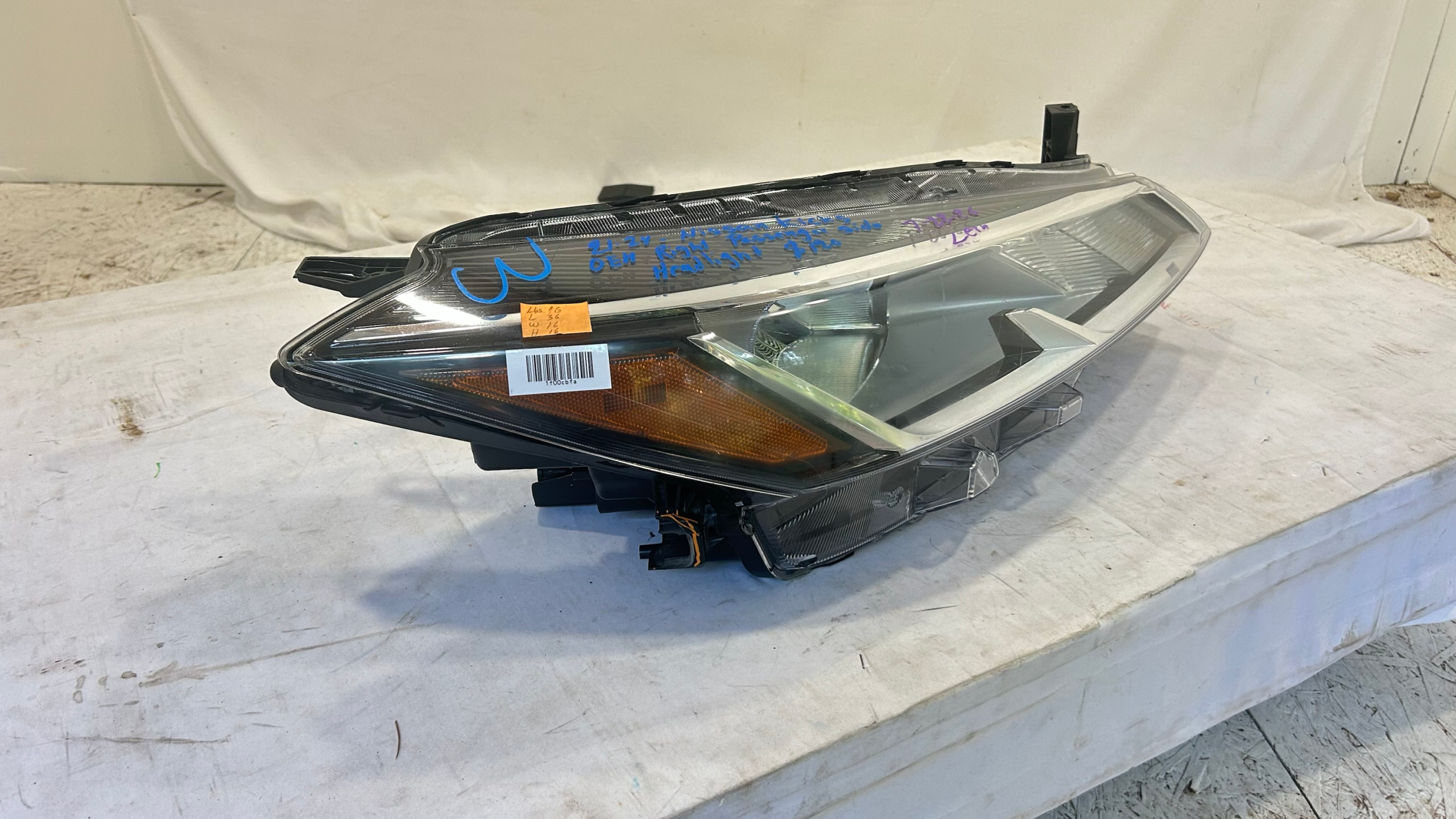 2021-2024 Nissan Kicks Right Passenger side Headlight