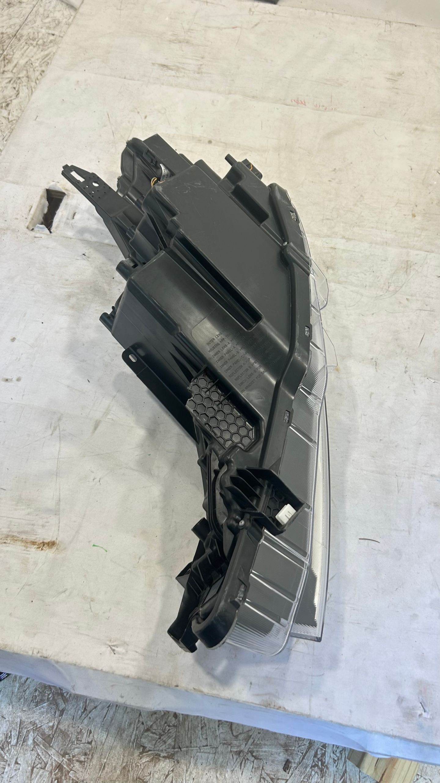 2021-2024 Nissan Kicks Right Passenger side Headlight