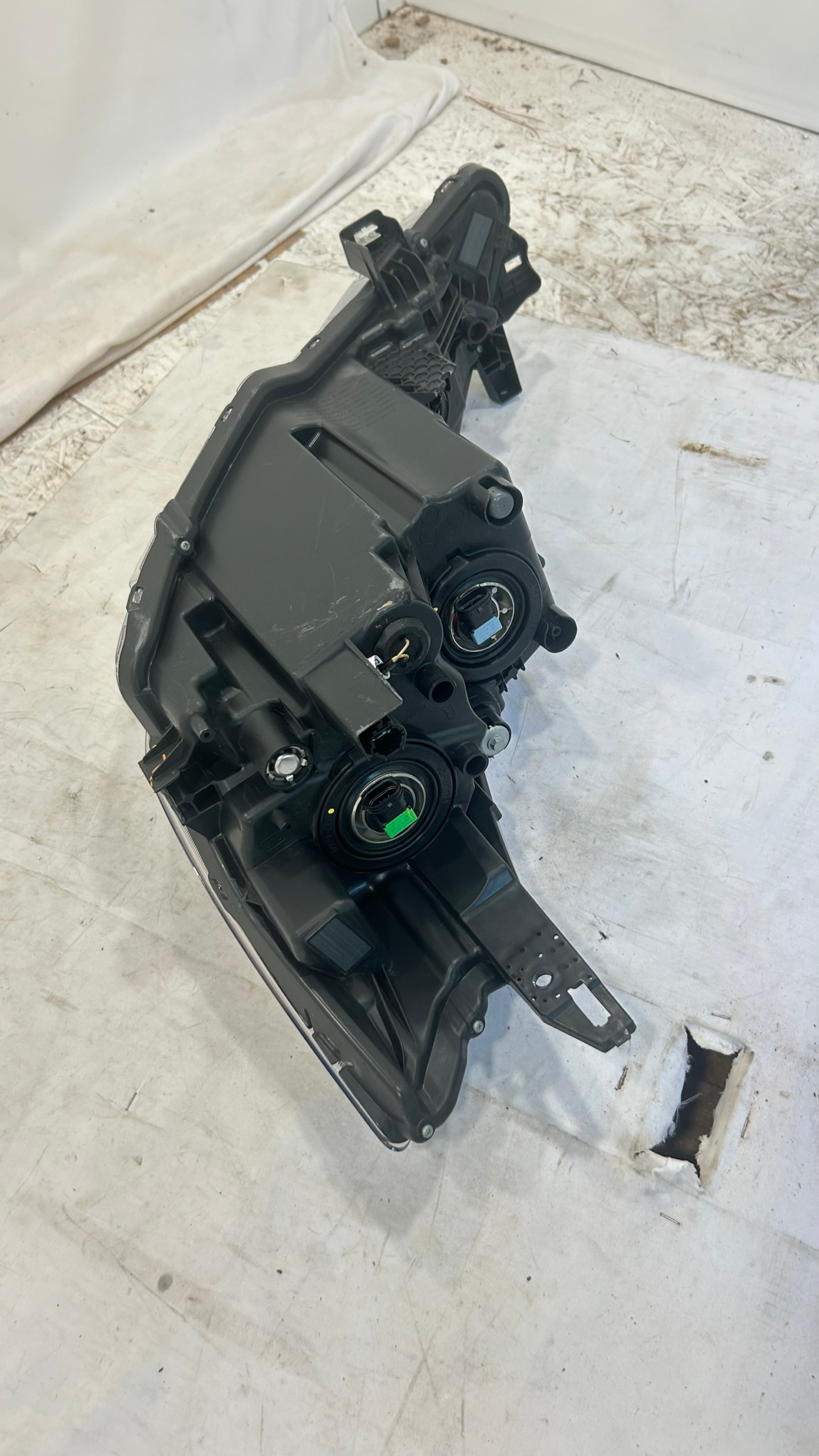2021-2024 Nissan Kicks Right Passenger side Headlight