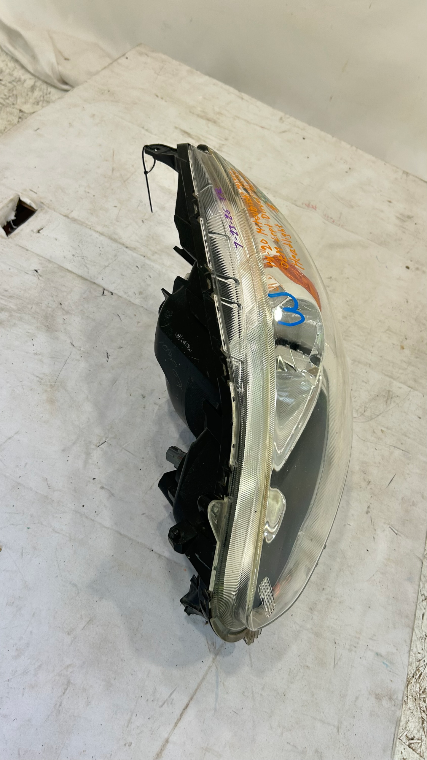 2014-2020 Mitsubishi Mirage Driver side halogen headlight