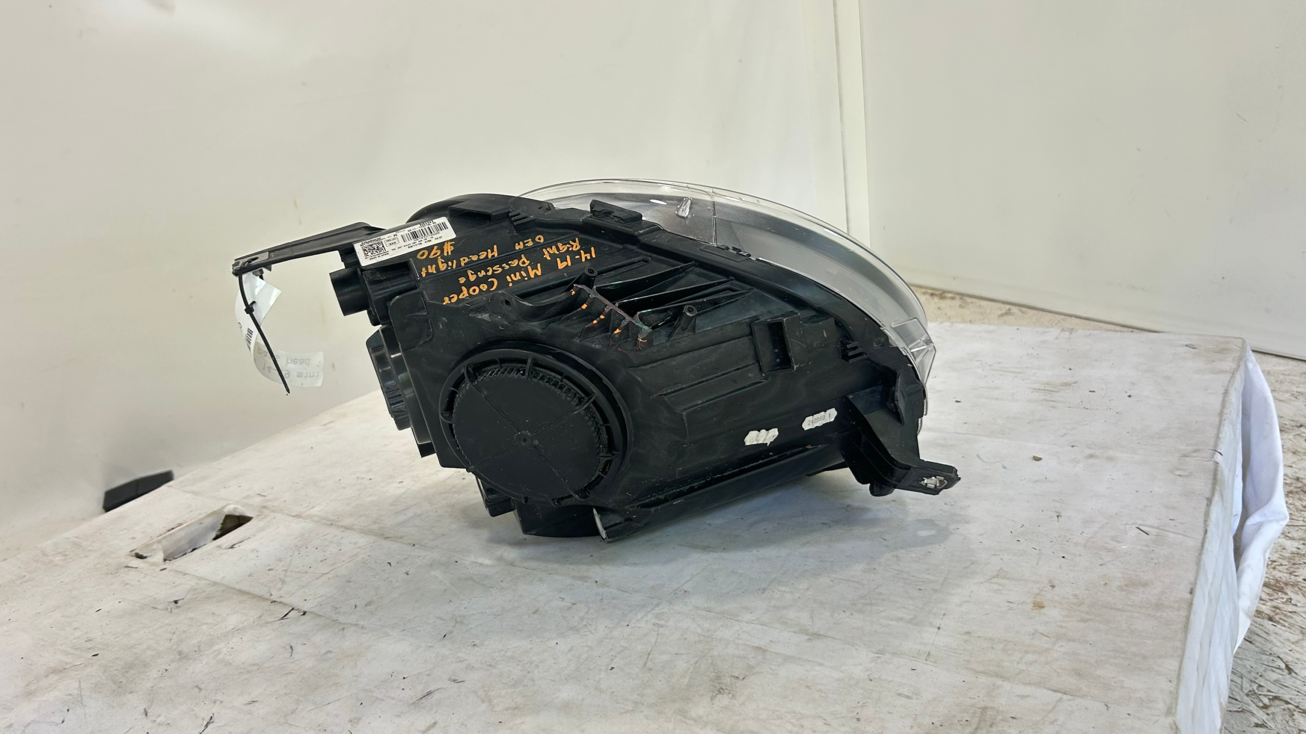 2014-2019 Mini Cooper Passenger side halogen headlight