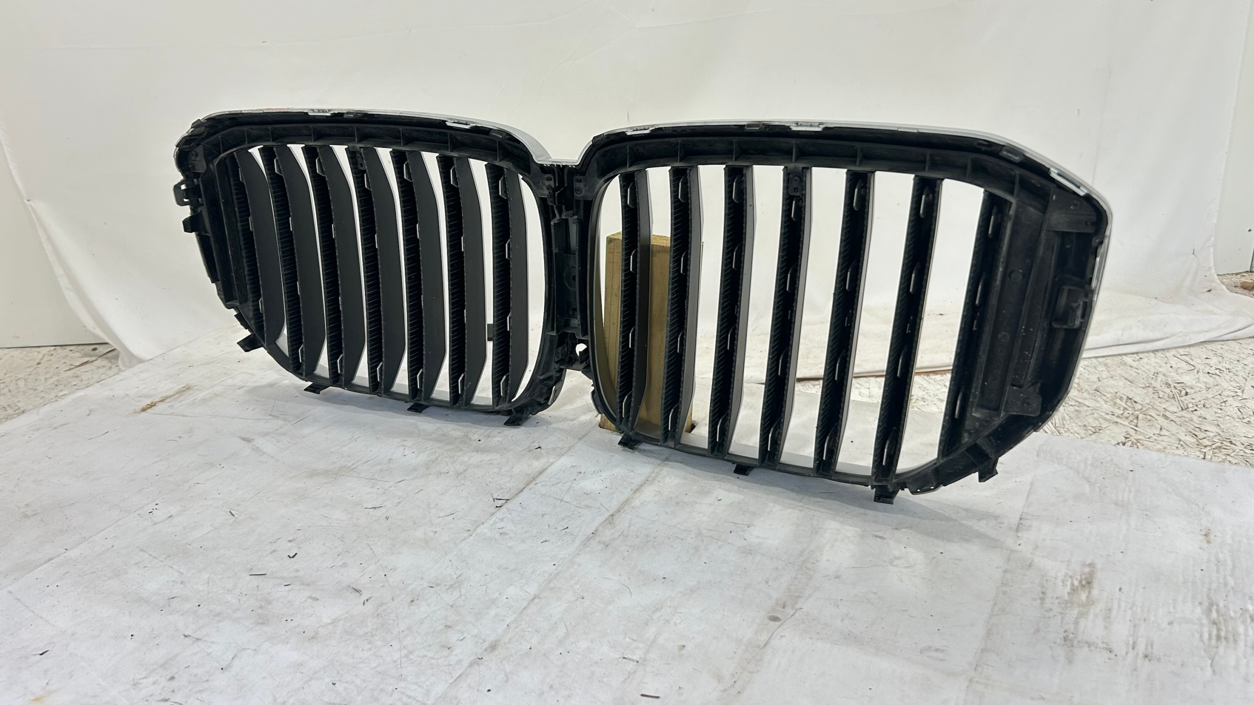 2019-2024 BMW X5  Grille