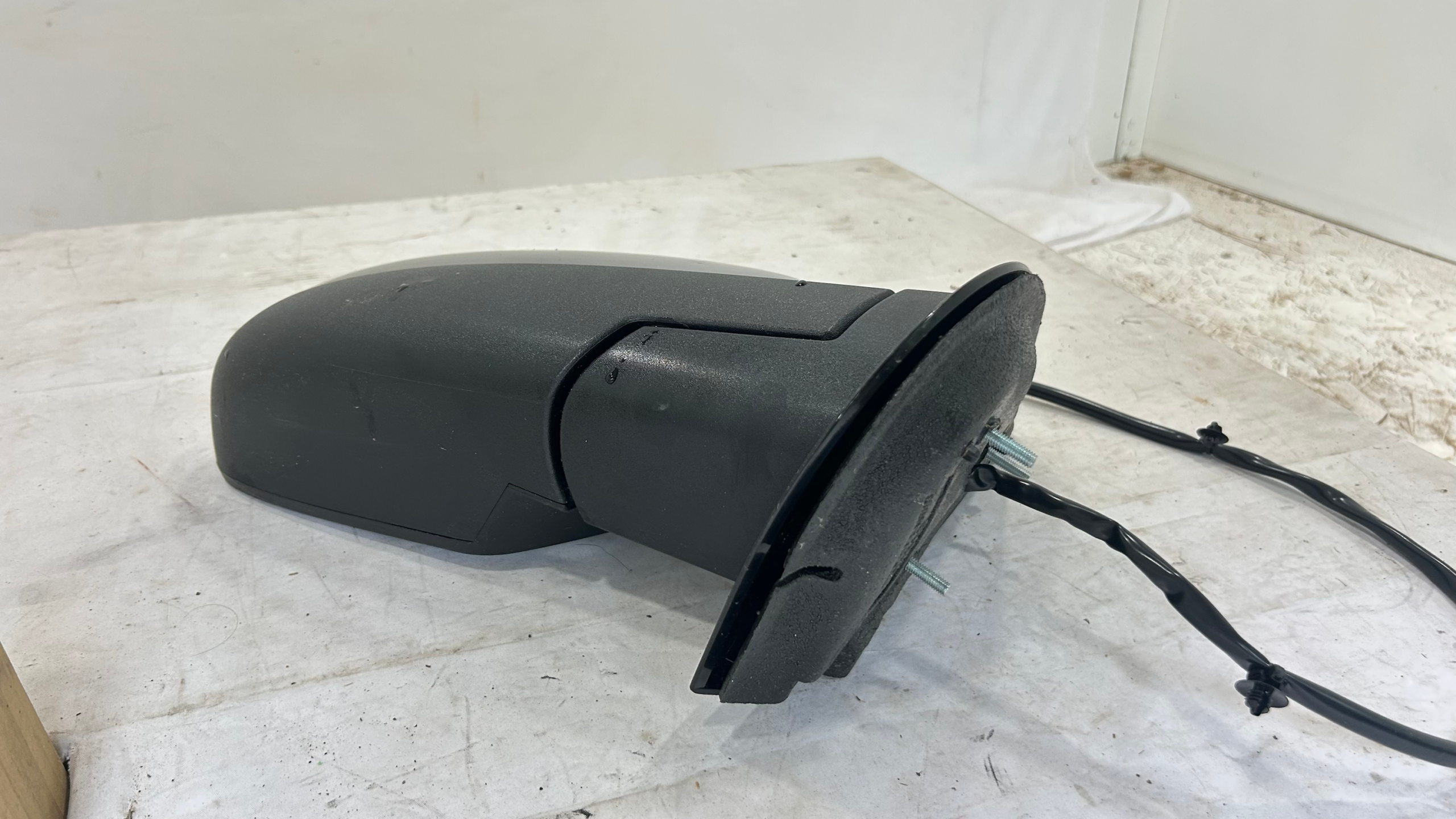 2007-2013 Chevrolet Silverado and GMC Sierra 1500 right passenger side mirror