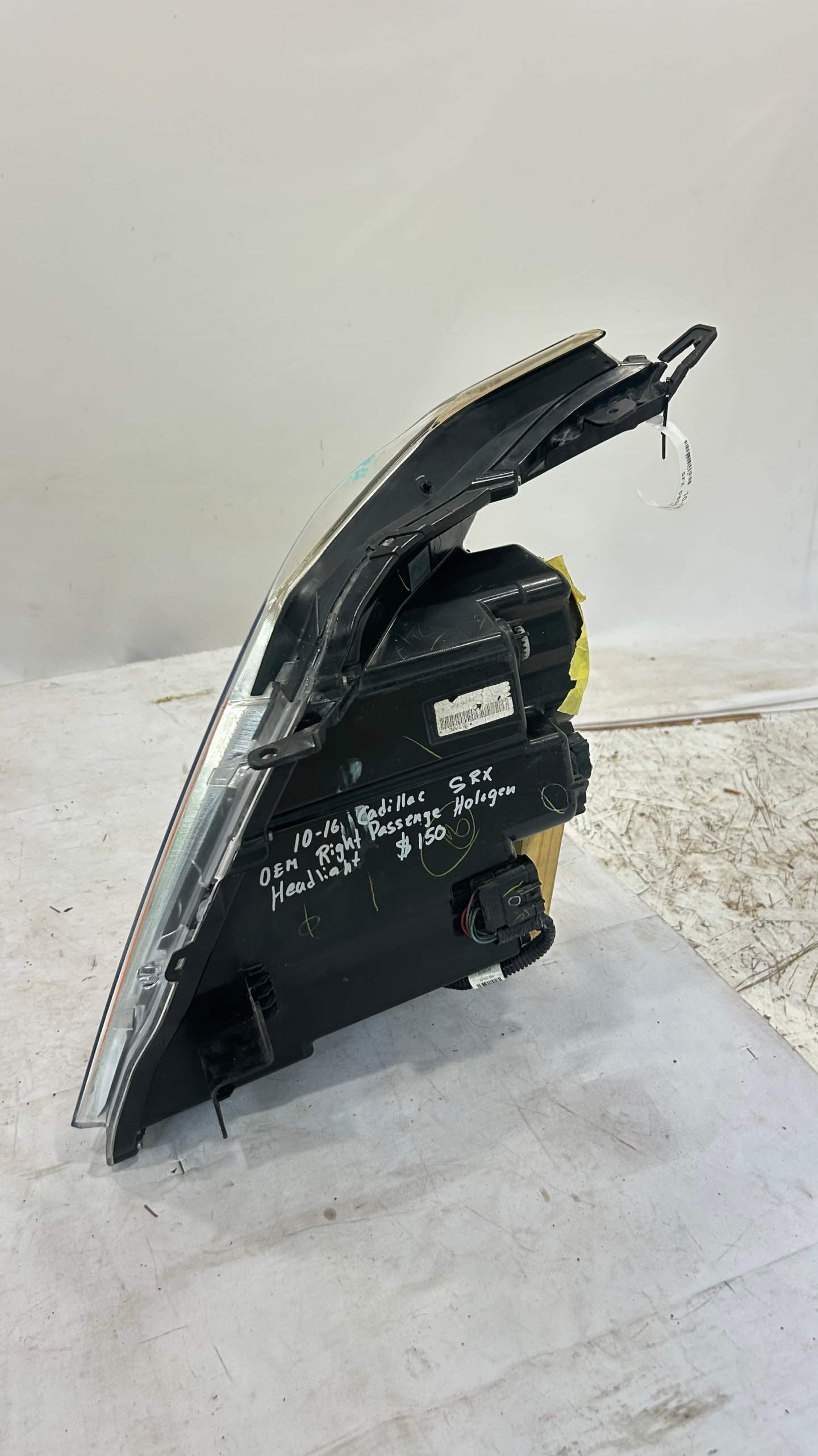 2010-2016 Cadillac SRX Passenger side halogen headlight