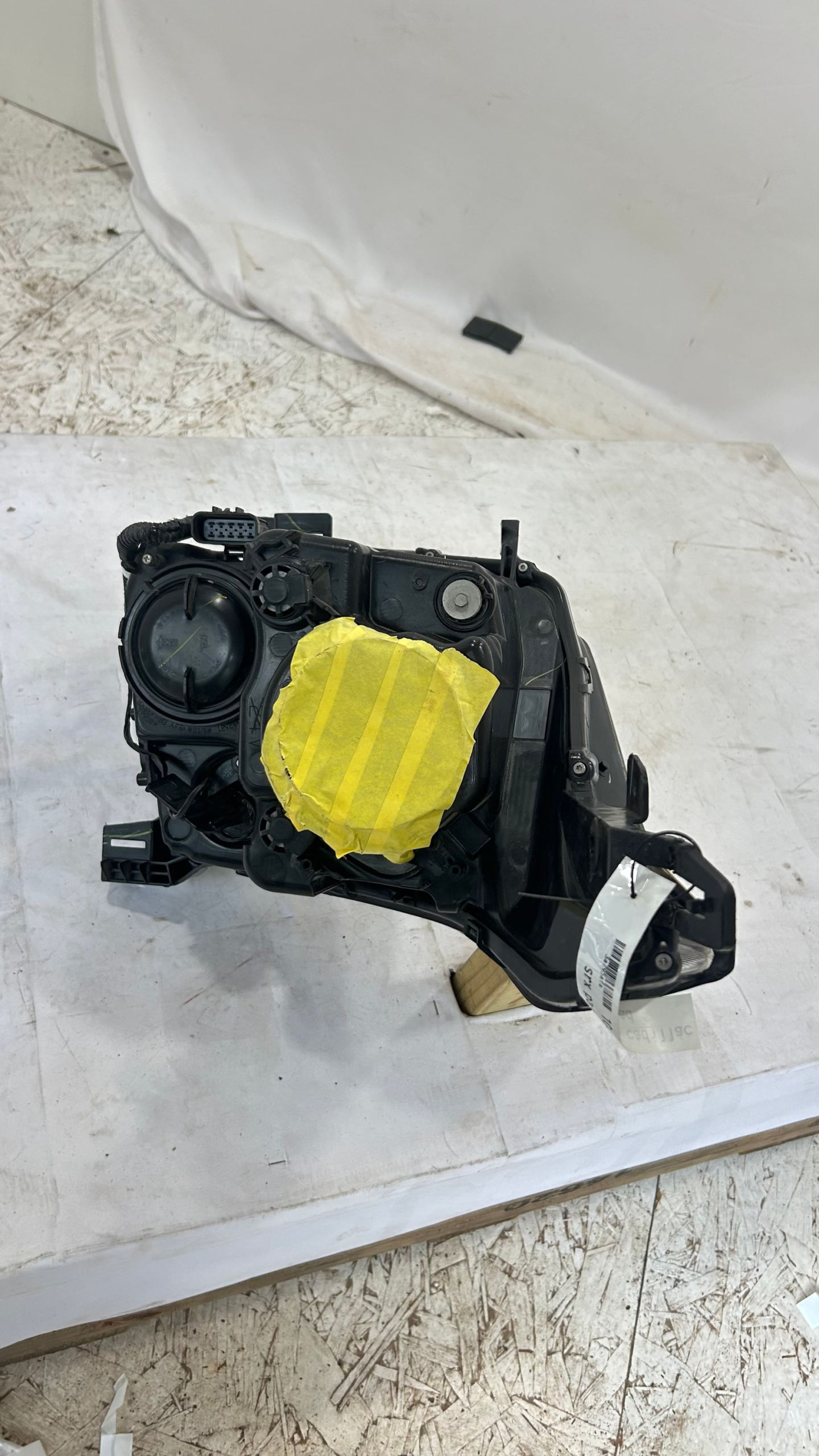 2010-2016 Cadillac SRX Passenger side halogen headlight