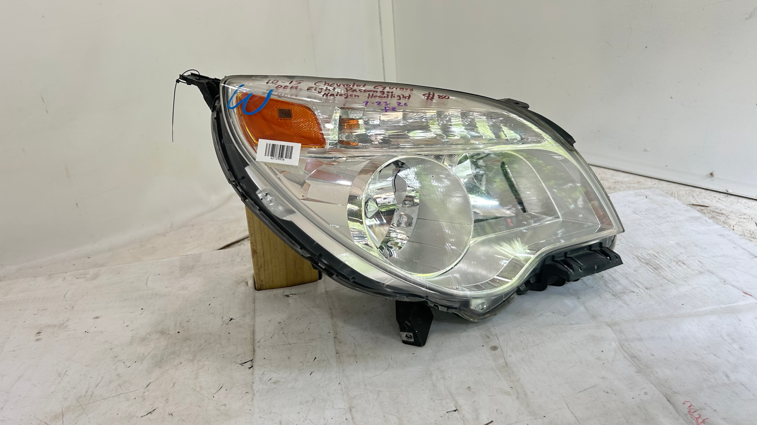 2010-2015 Chevrolet Equinox  Passenger side halogen headlight