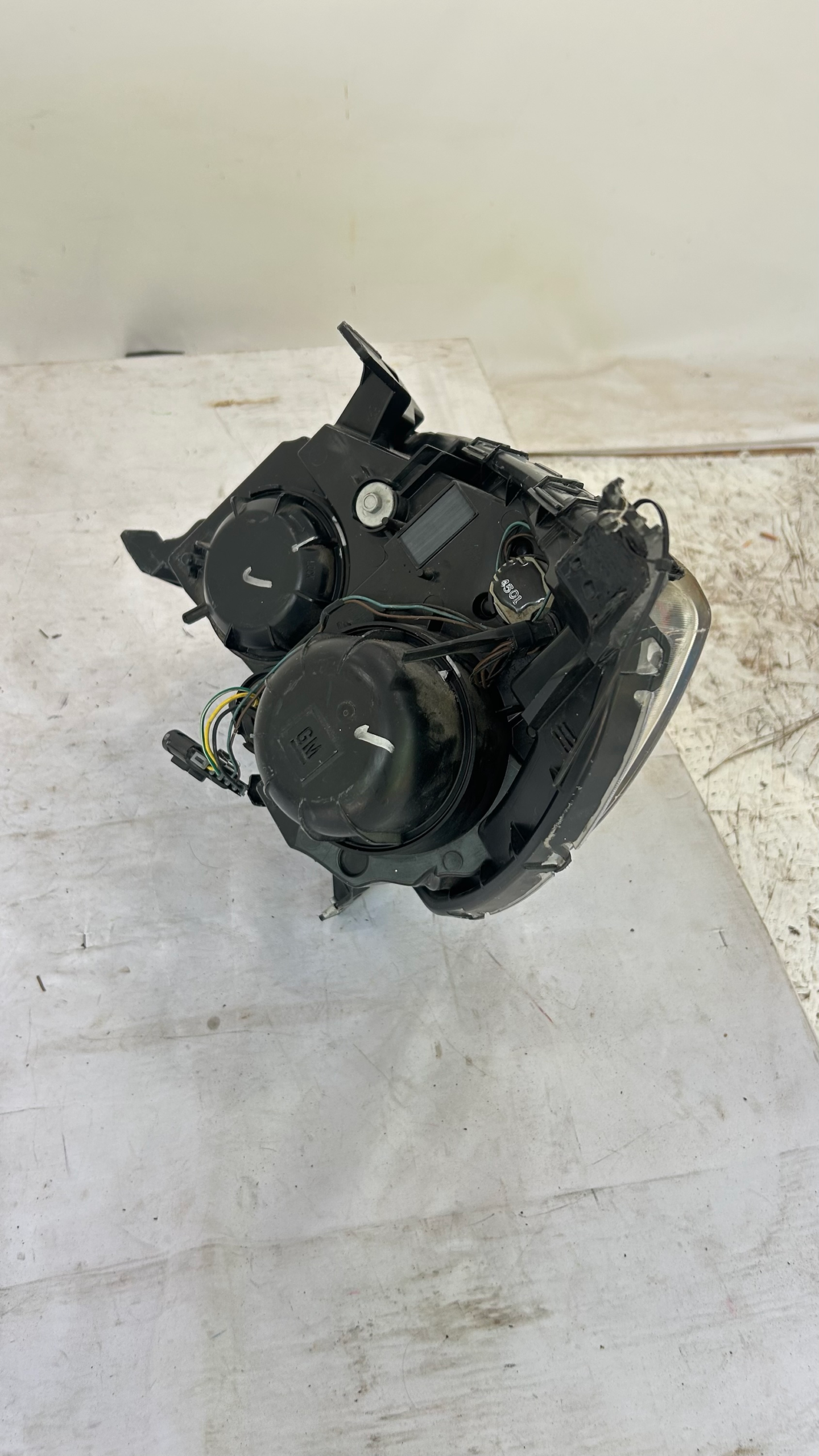2010-2015 Chevrolet Equinox  Passenger side halogen headlight