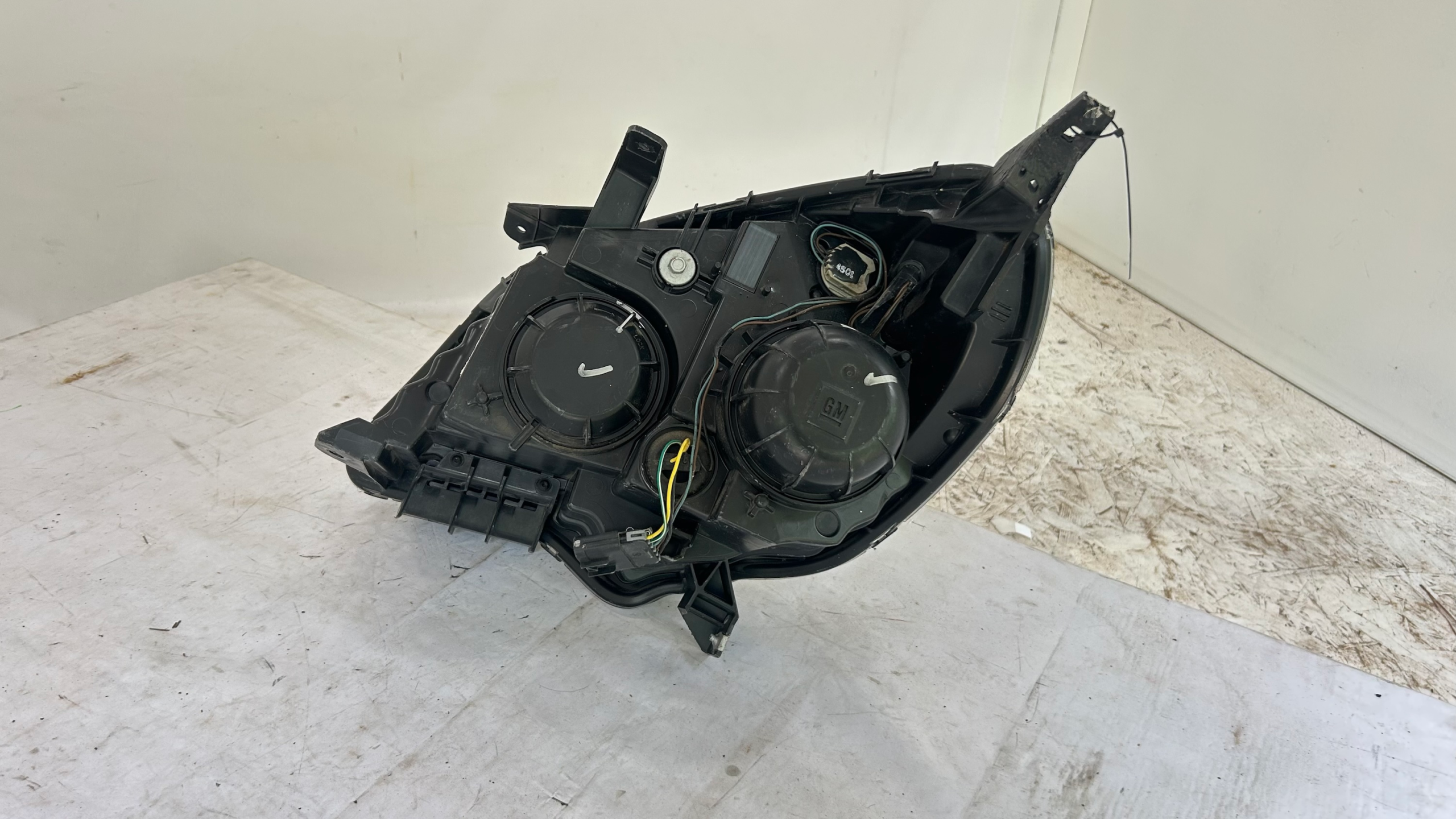2010-2015 Chevrolet Equinox  Passenger side halogen headlight