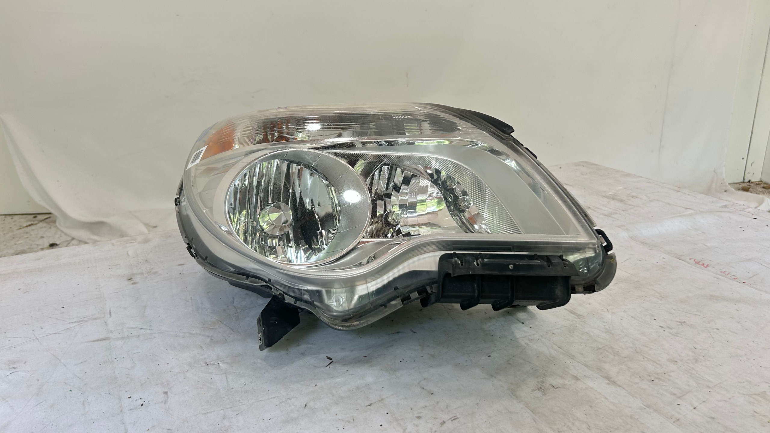2010-2015 Chevrolet Equinox  Passenger side halogen headlight