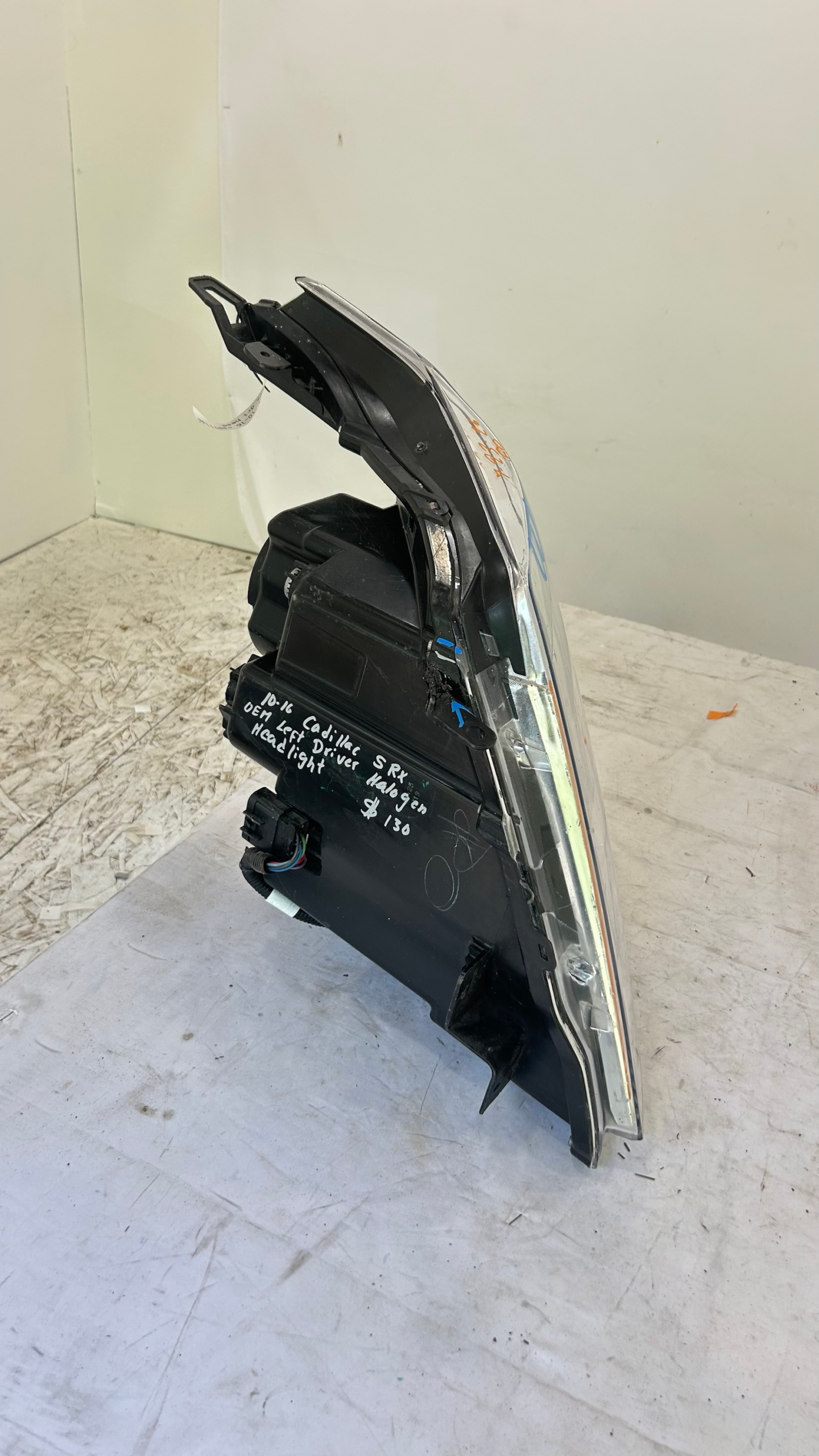 2010-2016 Cadillac SRX Driver Side Halogen Headlight