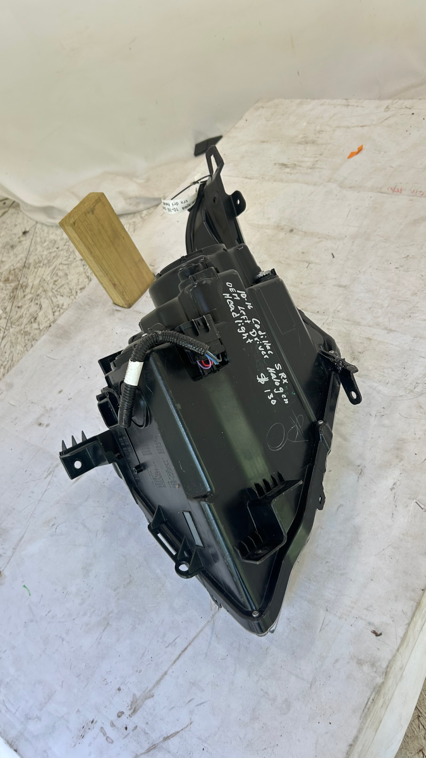 2010-2016 Cadillac SRX Driver Side Halogen Headlight