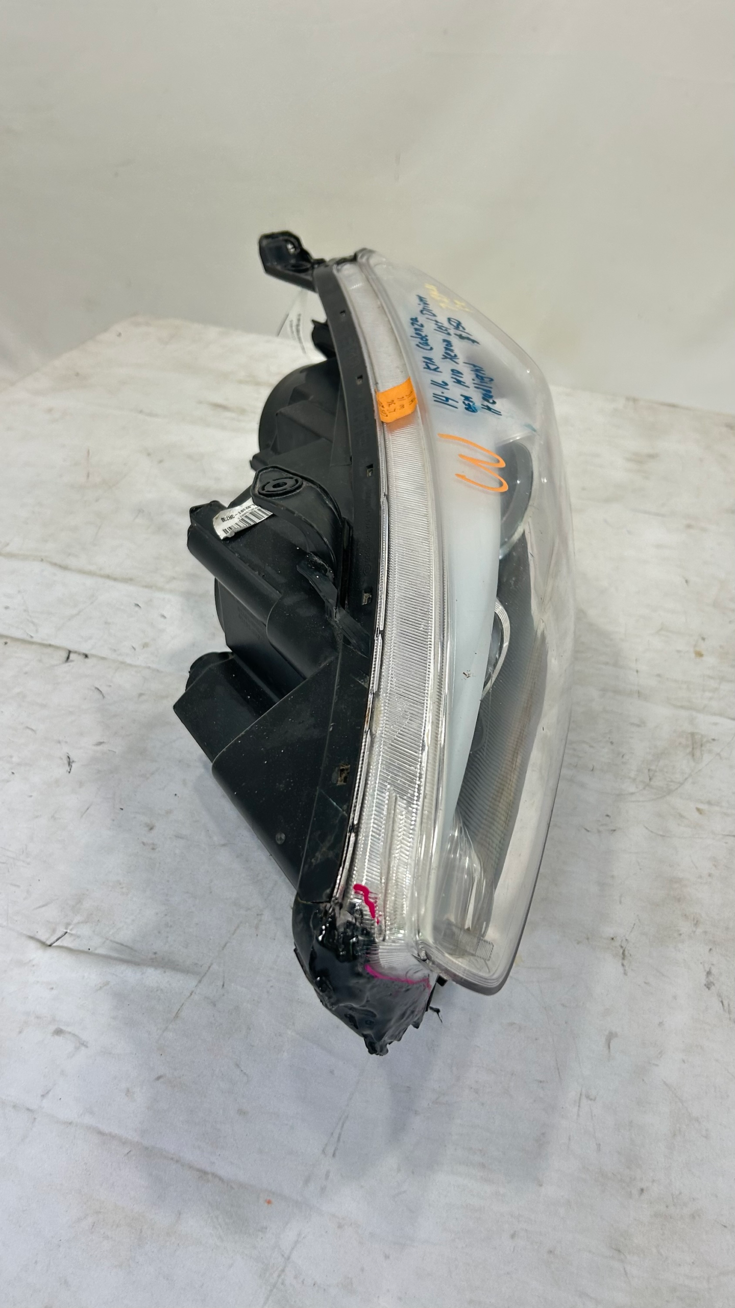 2014-2016 KIA Cadenza HID Xenon left driver side headlight