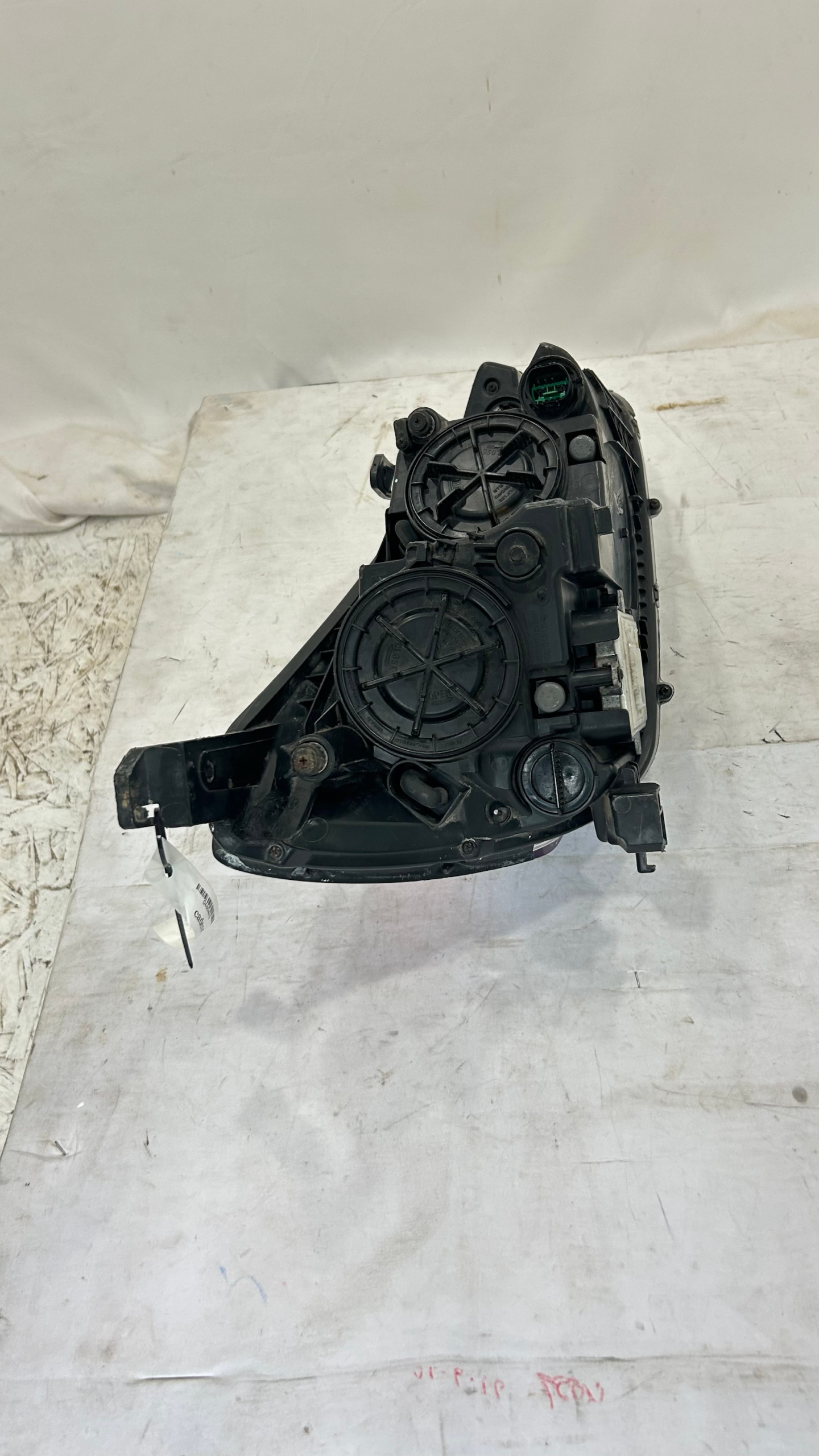 2014-2016 KIA Cadenza HID Xenon left driver side headlight