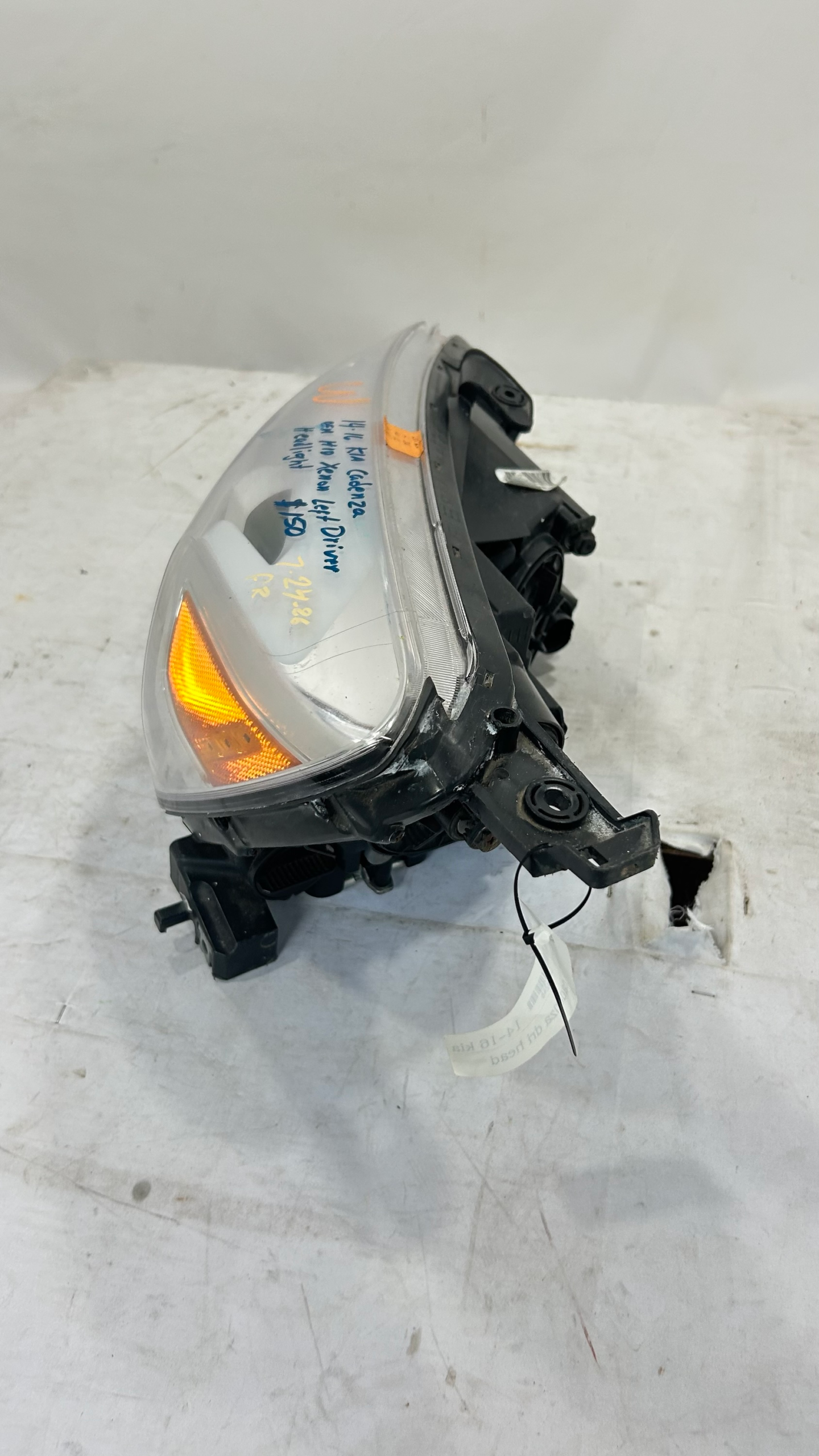 2014-2016 KIA Cadenza HID Xenon left driver side headlight