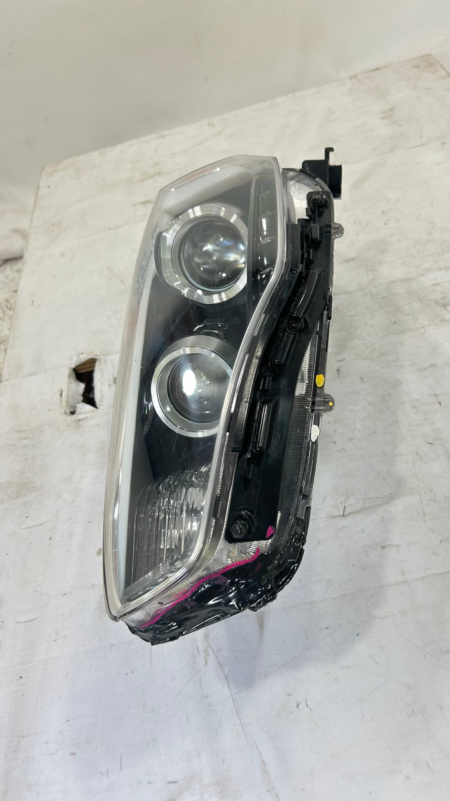 2014-2016 KIA Cadenza HID Xenon left driver side headlight