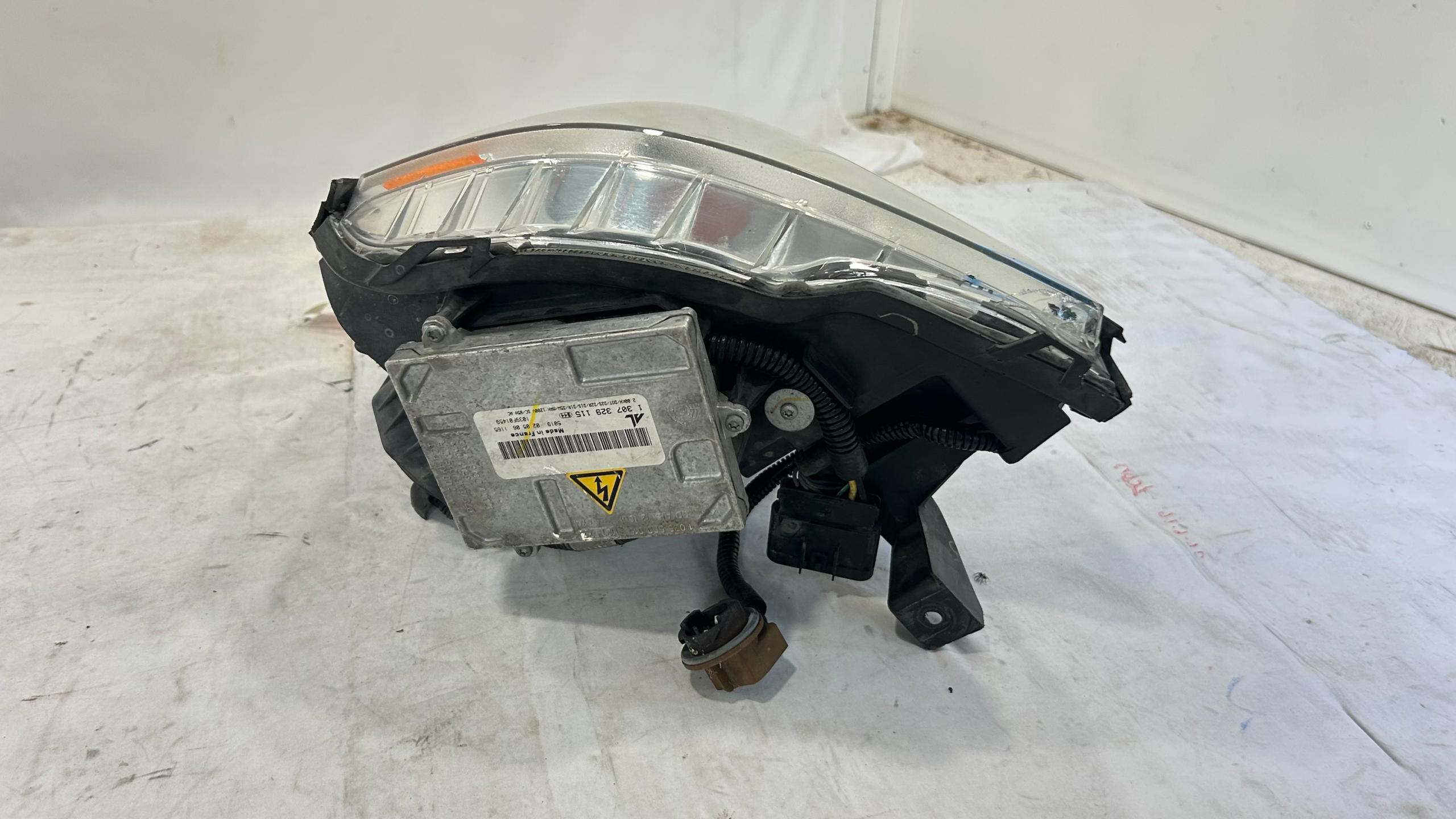 2006-2011 Cadillac DTS HID Xenon right Passenger side headlight