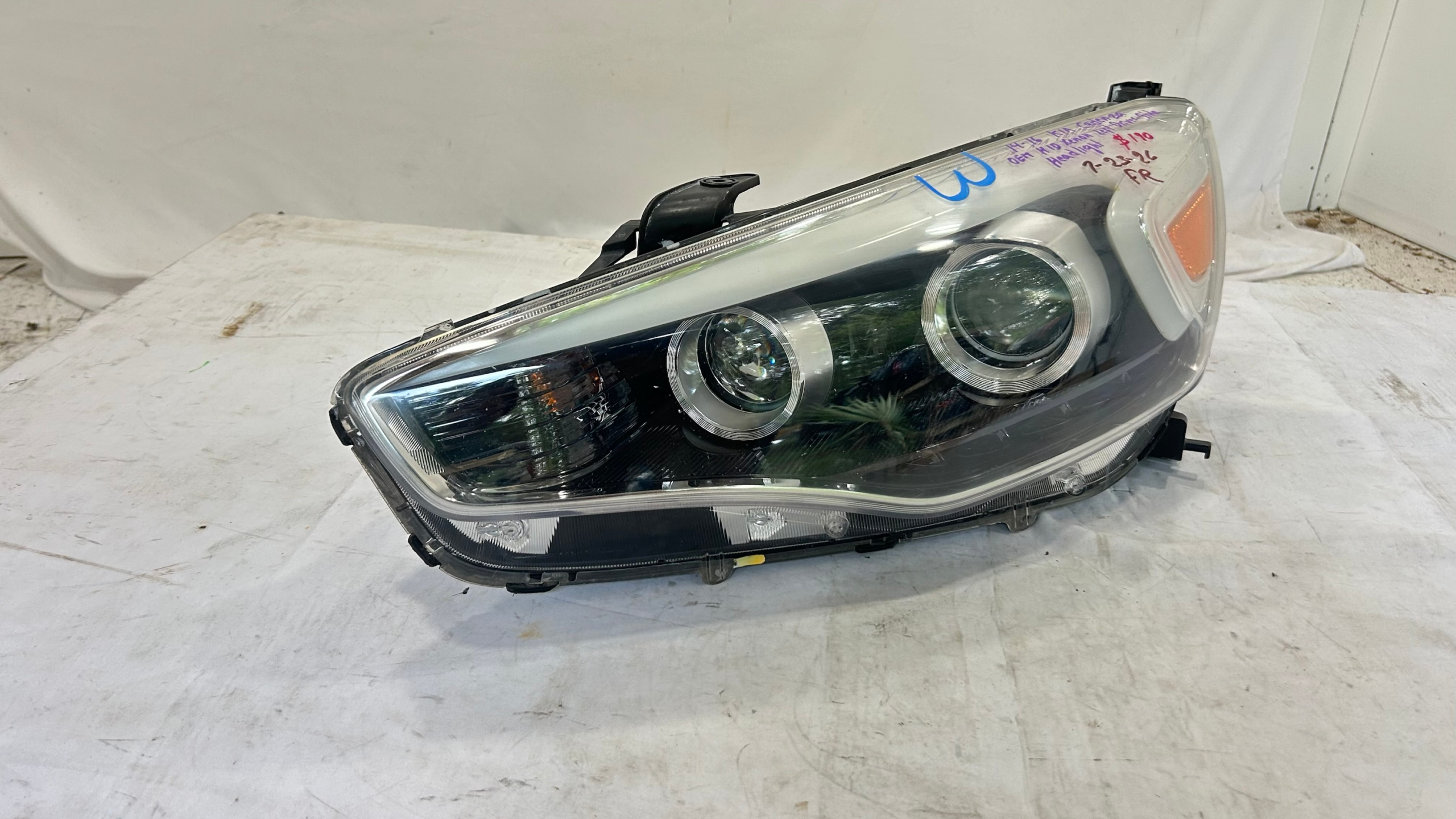 2014-2016 KIA Cadenza HID Xenon left driver side headlight