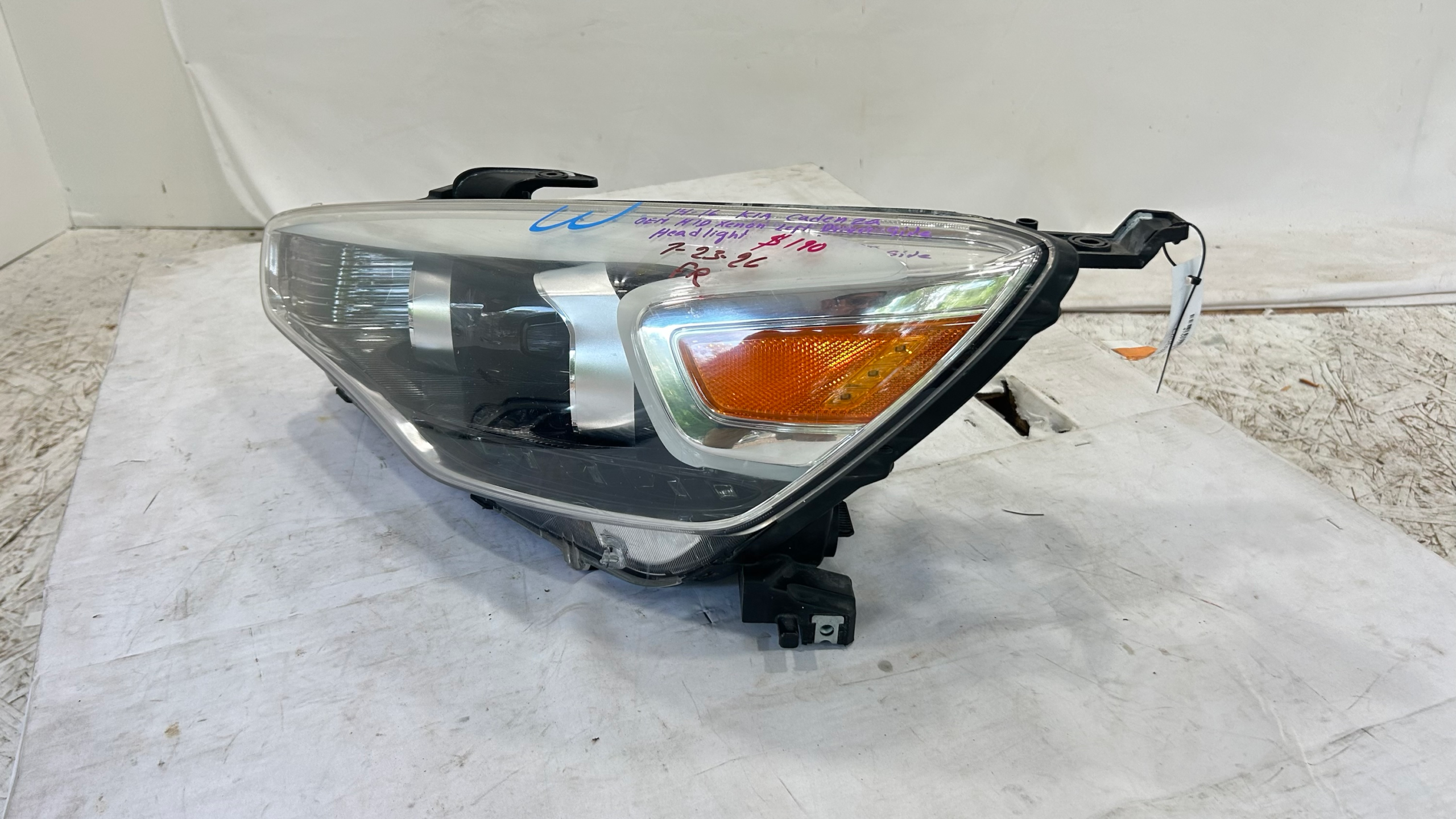 2014-2016 KIA Cadenza HID Xenon left driver side headlight