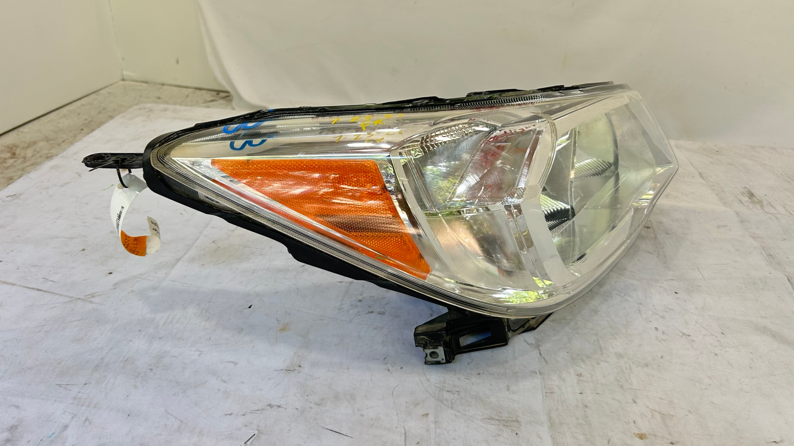 2014-2015 Subaru Forester right Passenger Side Headlight