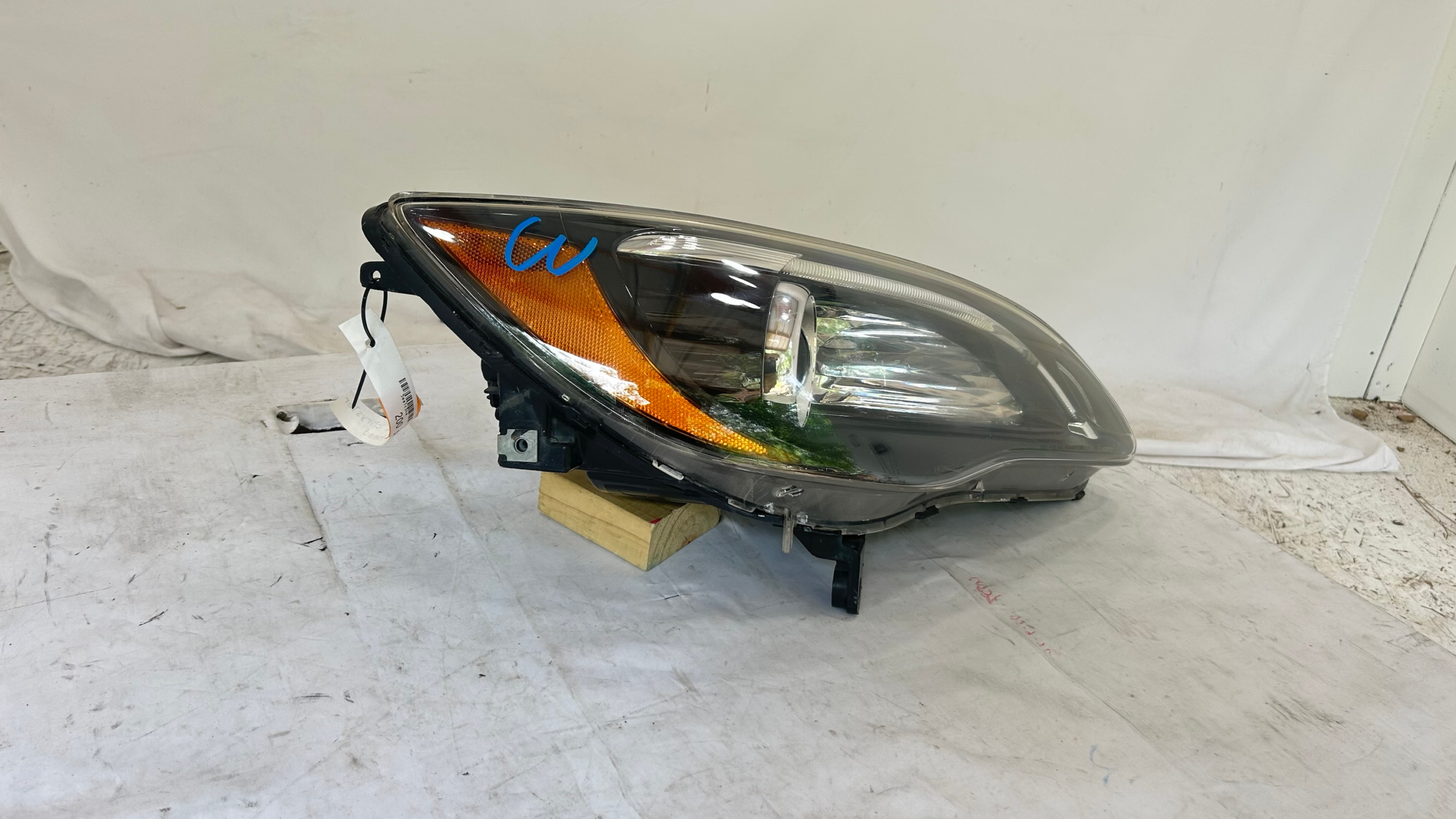 2011-2014 Chrysler 200 Passenger Headlight