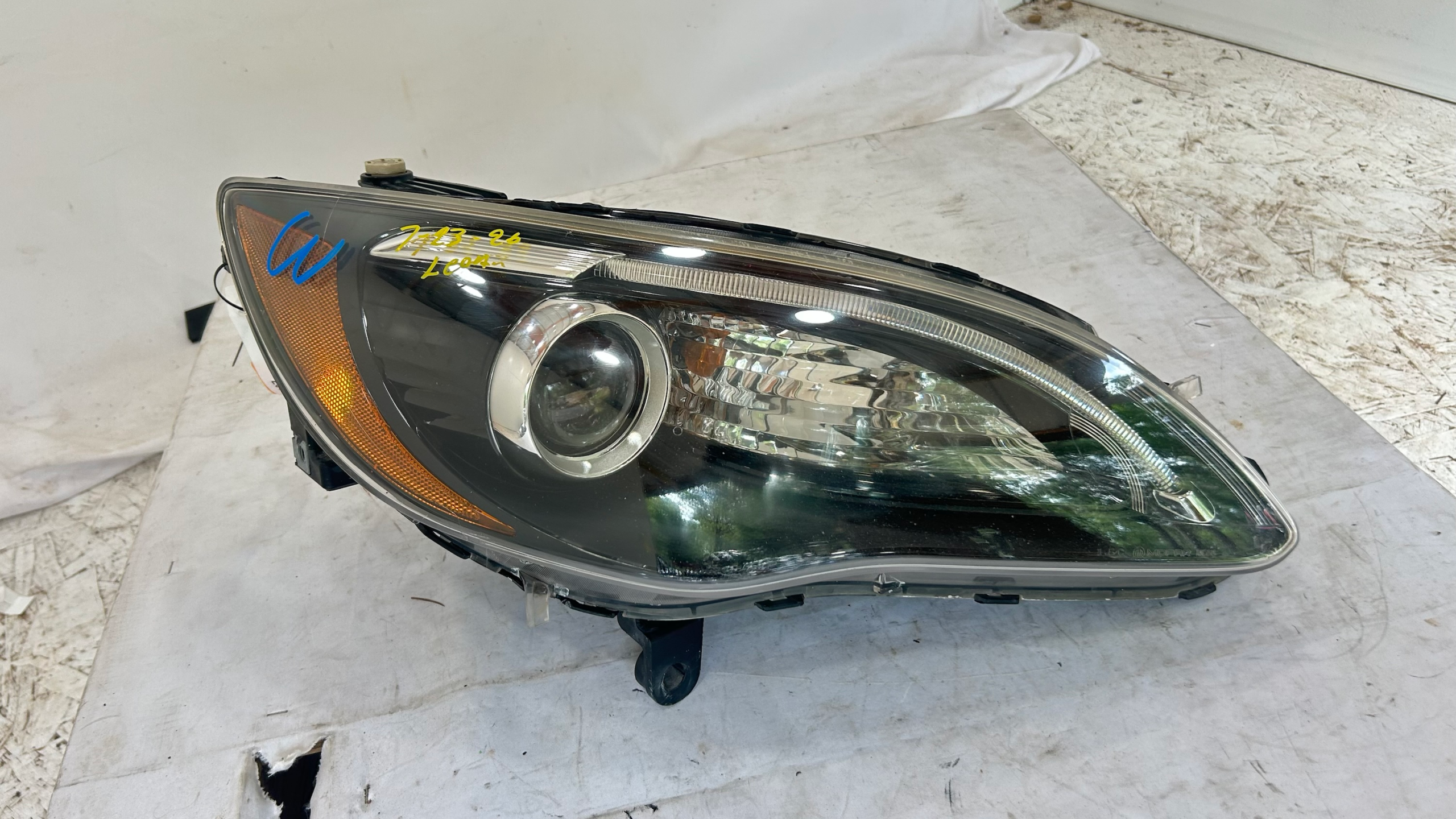 2011-2014 Chrysler 200 Passenger Headlight