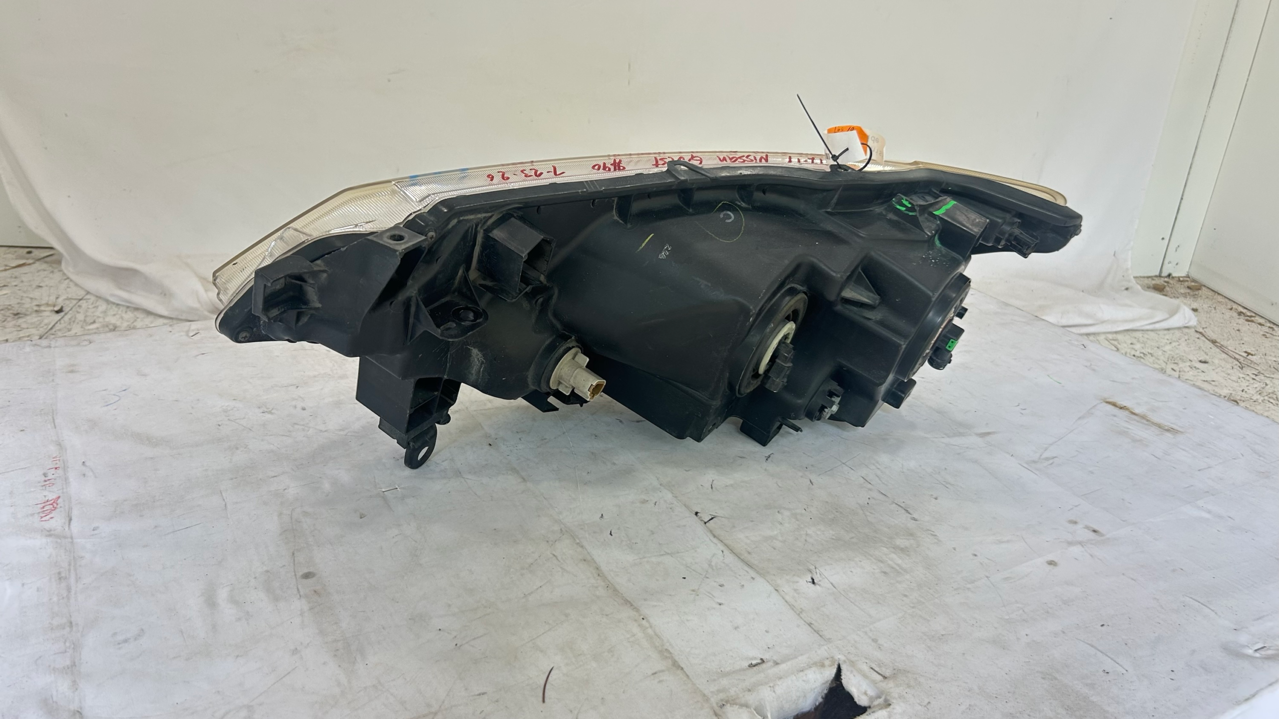 2012-2017 Nissan Quest Passenger Headlight