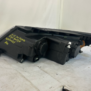 2011-2013 Kia Sorento Passenger side headlight (Aftermarket) - Image 4