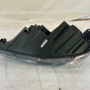 2011-2013 Kia Sorento Passenger side headlight (Aftermarket) - Image 3