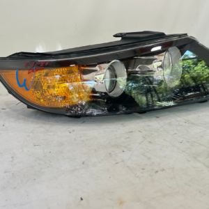 2011-2013 Kia Sorento Passenger side headlight (Aftermarket) - Image 1