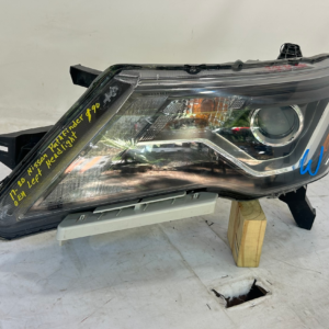 2017-2020 Nissan Pathfinder Driver Side Headlight - Image 11