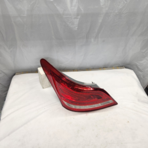 2011-2013 Hyundai Equus Driver Taillight - Image 11