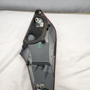 2011-2013 Hyundai Equus Driver Taillight - Image 4