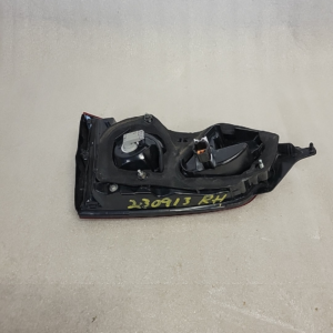 2018 - 2020 Nissan Qashqai Passenger Side Inner Tail Light - Image 7