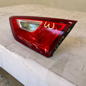 2016-2024 Chevrolet Malibu Passenger Side Tail Light - Image 3