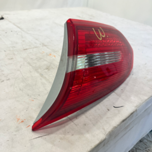 2015-2018 Ford Focus Passenger Side Inner Taillight - Image 3