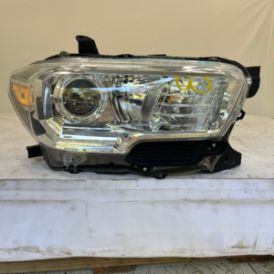2016-2023 Toyota Tacoma Headlight Passenger Side - Image 1