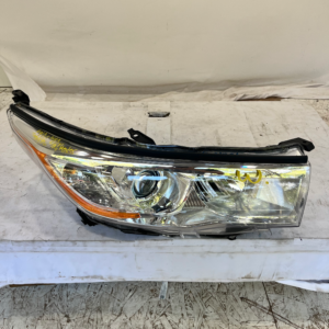 2017-2019 Toyota Highlander Headlight Passenger Side - Image 2