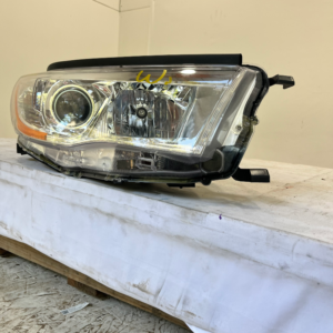 2017-2019 Toyota Highlander Headlight Passenger Side - Image 3