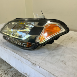2010-2011 Kia Soul Headlight Driver Side - Image 4