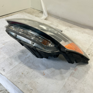 2010-2011 Kia Soul Headlight Driver Side - Image 9