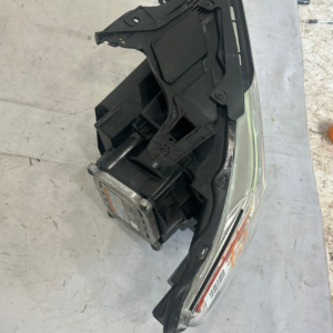 2018-2021 Chevrolet Traverse Passenger Side HID Xenon headlight - Image 7