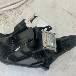 2018-2021 Chevrolet Traverse Passenger Side HID Xenon headlight - Image 3