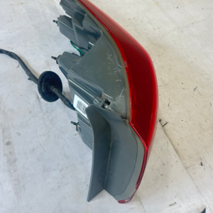 2017-2018 Hyundai Elantra Passenger side Taillight - Image 4
