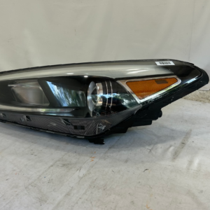 2016-2018 Hyundai Tucson OEM Headlight , Left driver side - Image 1